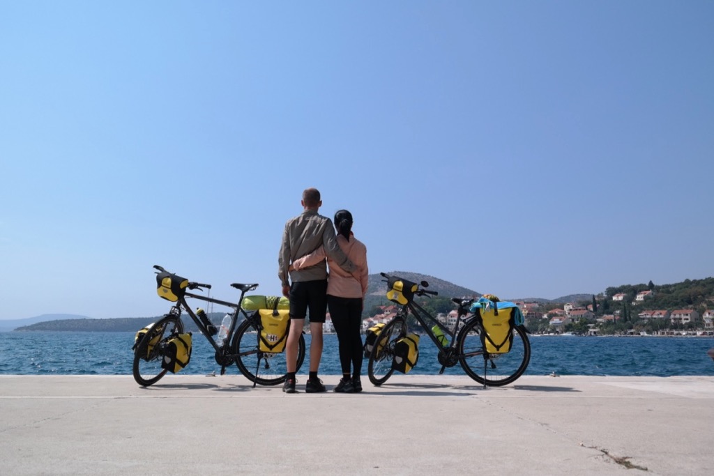 Đôi vợ chồng Việt - Hung và hành trình đạp xe 11.000km qua 13 nước từ Hungary về Việt Nam